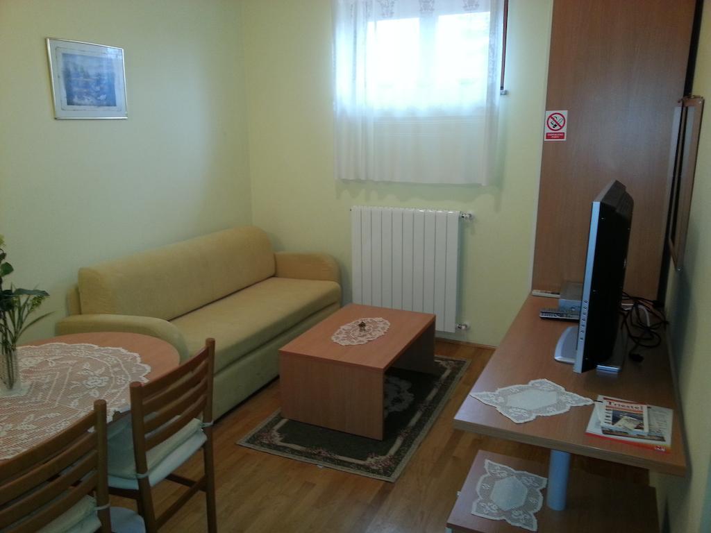 Apartments Villa Teuta Umag Room photo